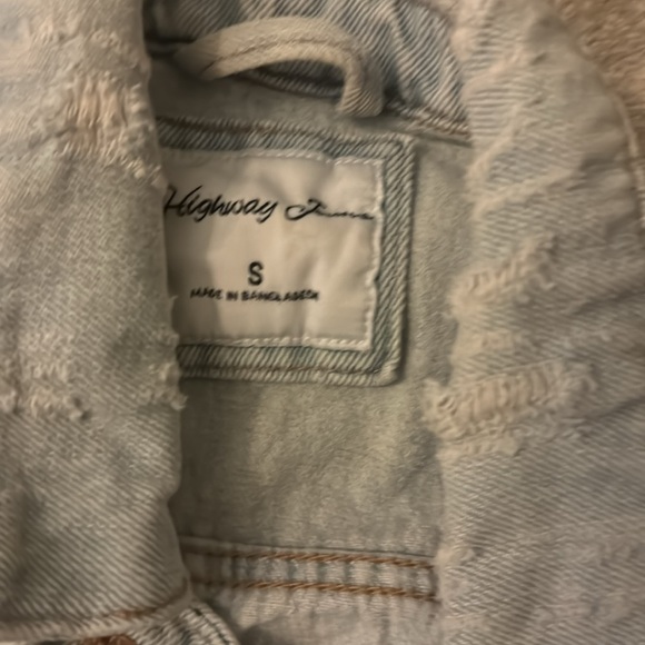 Cropped Jean jacket (s) - Picture 2 of 6